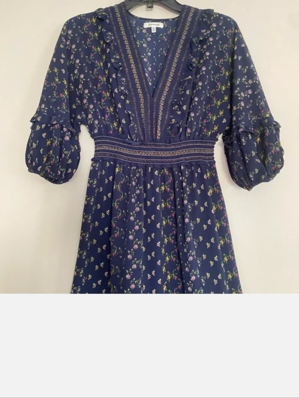 Max Studio Women's Empire Waist V-Neck Dress in Navy Floral — XS - Picture 4 of 7